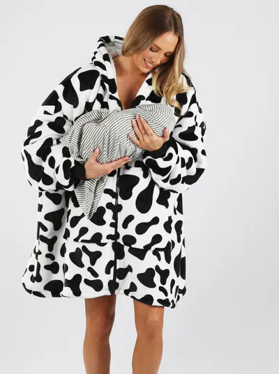 Angel Maternity Moozie Mama Maternity & Nursing Blanket Hoodie Zip-up in Cow Print