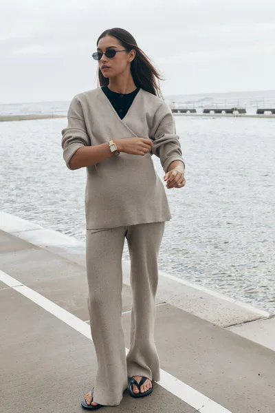 Legoe Heritage Wrap Tie Knit (Taupe Marle)