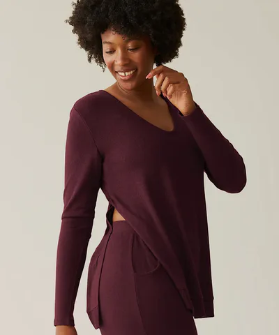 Bump City Cozyknit Maternity & Nursing V-Neck Top (Deep Burgundy)