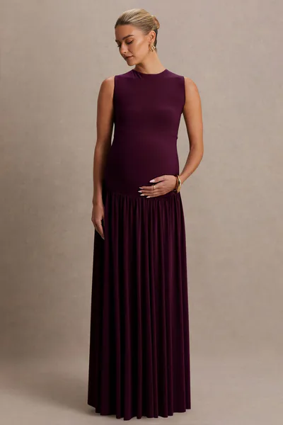 Club L London Outline | Plum Crew-Neck Maternity Maxi Dress With Pleated Skirt