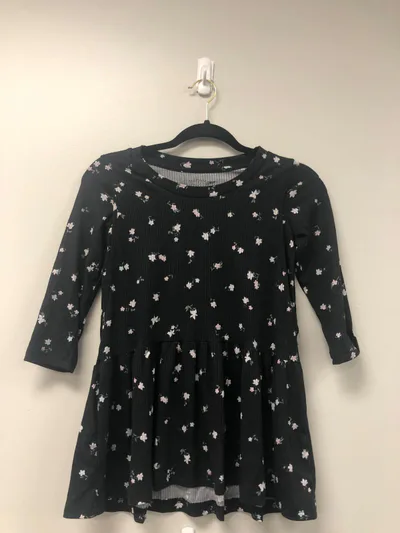 Latched Mama Outlet 5960 - Latched Mama 3/4 Sleeve Babydoll Nursing Tee - Carbon Bouquet - Extra Extra Small
