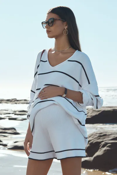 Legoe Heritage Stripe V Neck Knit Jumper (White/Navy Stripe)