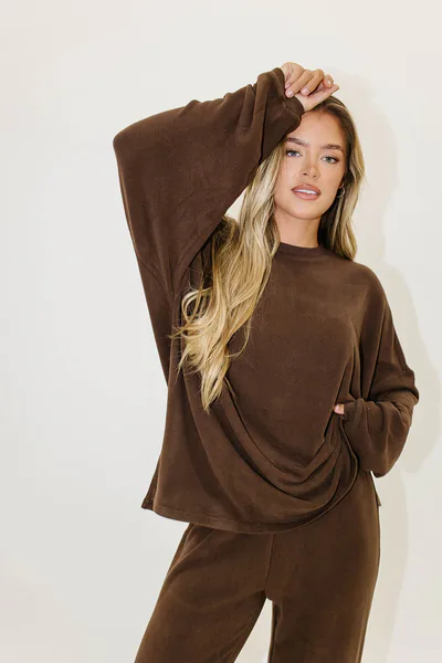 Worth Collective Naomi Fleece Oversized Long Sleeve Top in Chestnut - Bump Friendly