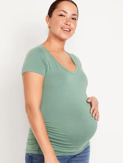 Old Navy Maternity Scoop-Neck T-Shirt